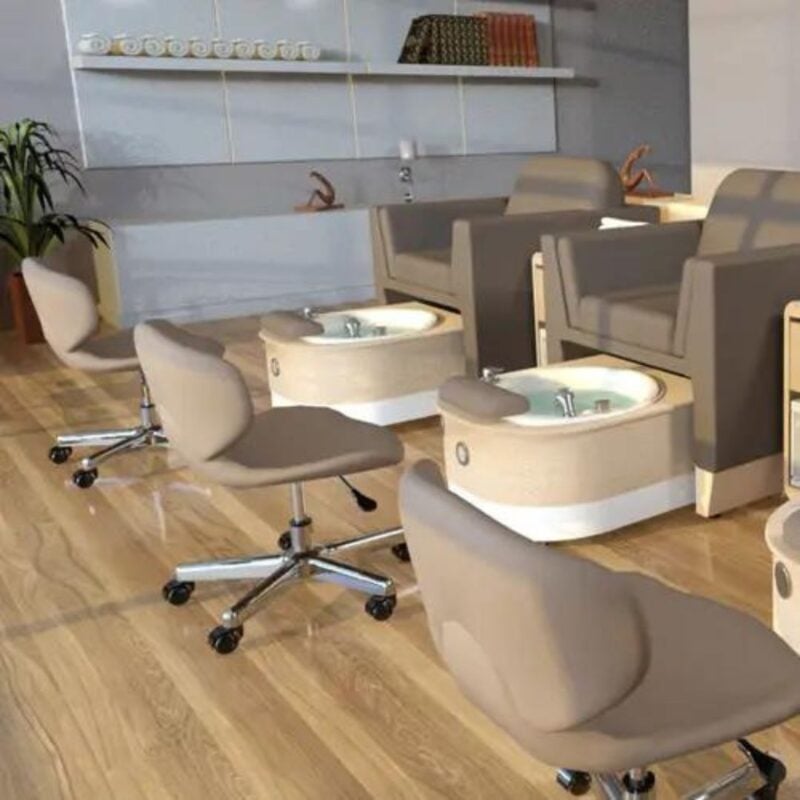 Kaemark A salon with chairs and a pedicure table.