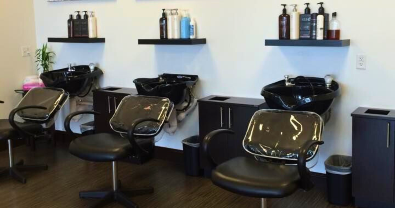 Kaemark Furnished Salon